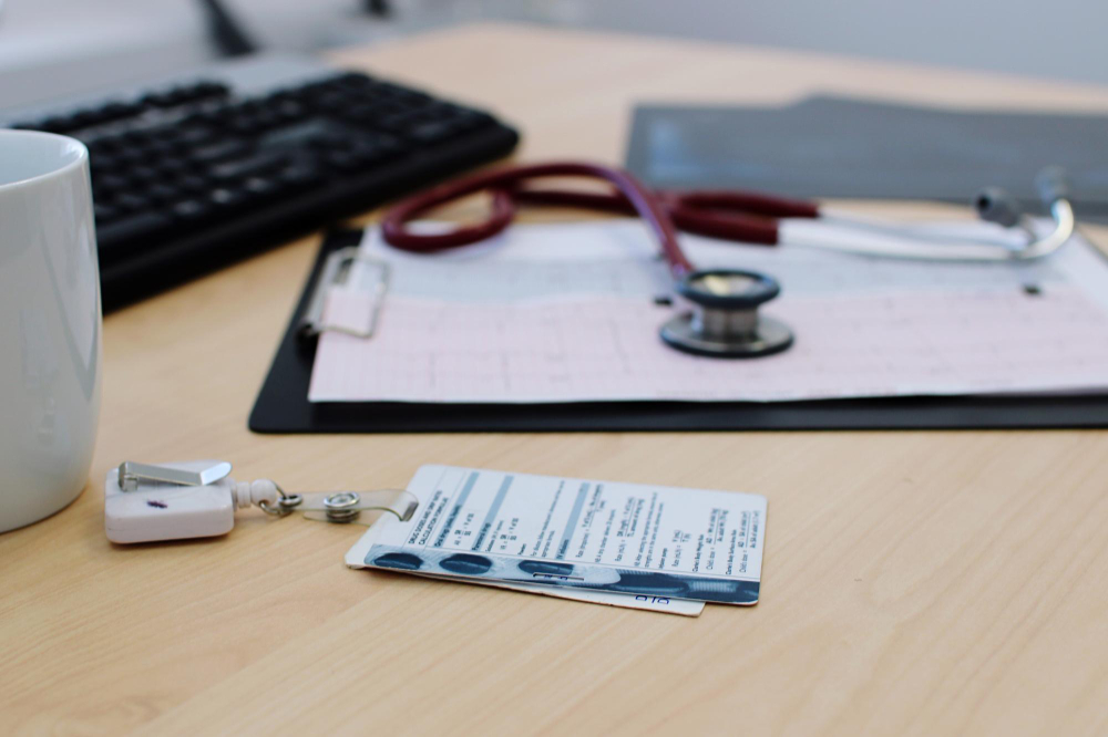 Что такое полис обязательного медицинского страхования и как его получить