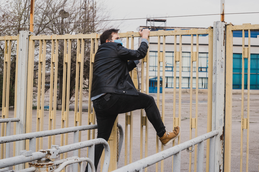 Можно ли и как выехать за границу с долгами