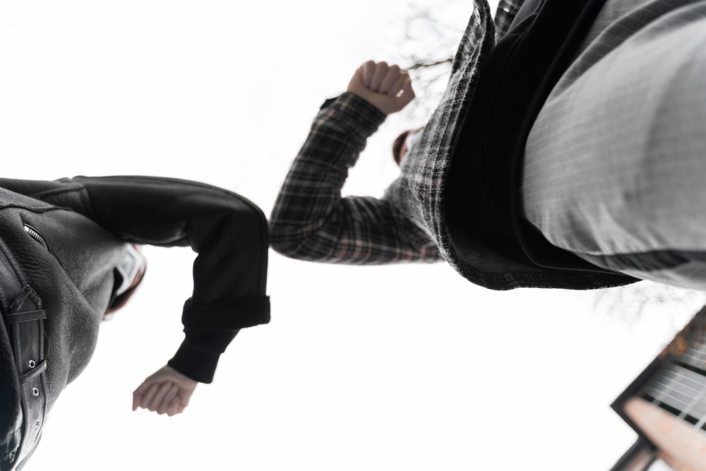 Как узнать штрафы ГИБДД 5 Что делать и куда пожаловаться, если сосед психически больной и неадекватно себя ведет